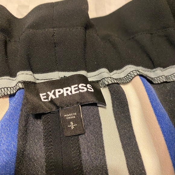 {Express} Mini skirt with belt and pockets - Picture 8 of 8